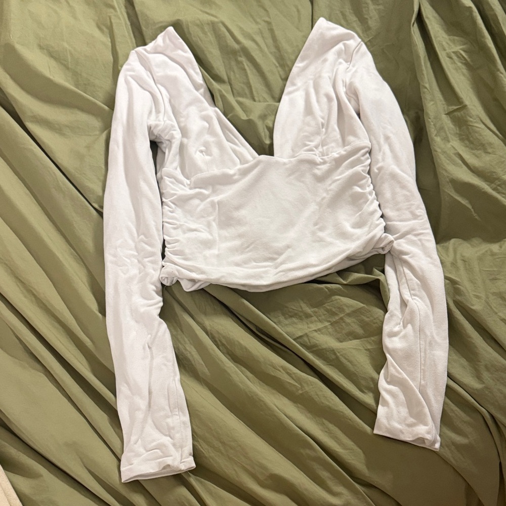 Oh Polly White Long-Sleeve V-Neck Ruched Crop Top